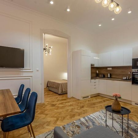 Glamorous Modern Apartment In The Hearth Of Budapeşte Dış mekan fotoğraf