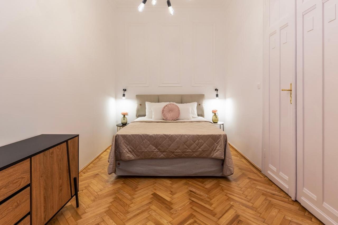 Glamorous Modern Apartment In The Hearth Of Budapeşte Dış mekan fotoğraf