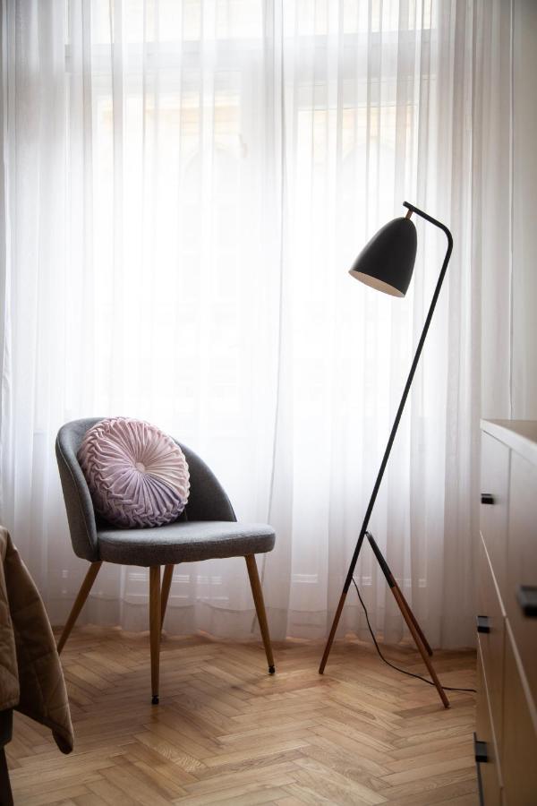 Glamorous Modern Apartment In The Hearth Of Budapeşte Dış mekan fotoğraf